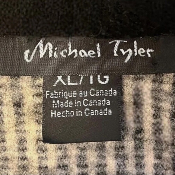 Michael Tyler Boucle Coat with Toggle Closure and Soft Fleece Lining Size XL - Picture 12 of 12